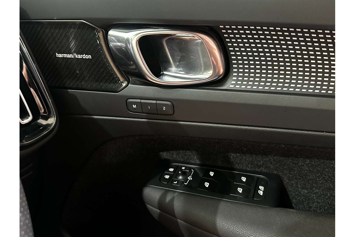 2018 Volvo XC40 T5 R-Design Launch Edition