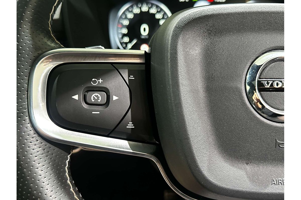 2018 Volvo XC40 T5 R-Design Launch Edition