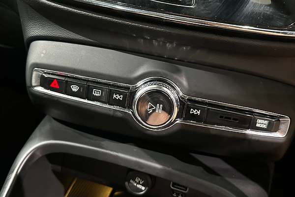 2018 Volvo XC40 T5 R-Design Launch Edition