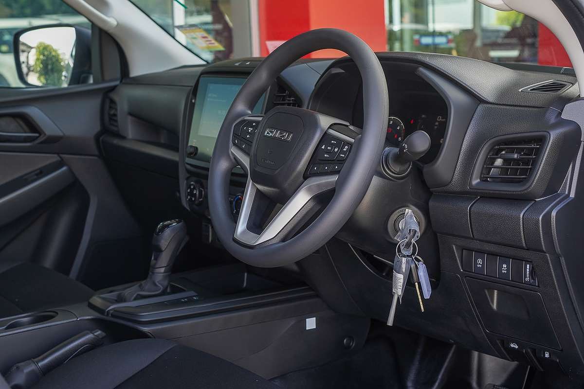 2025 Isuzu D-MAX SX 4X4