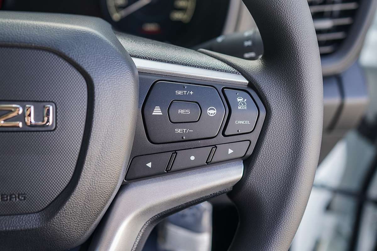 2025 Isuzu D-MAX SX 4X4