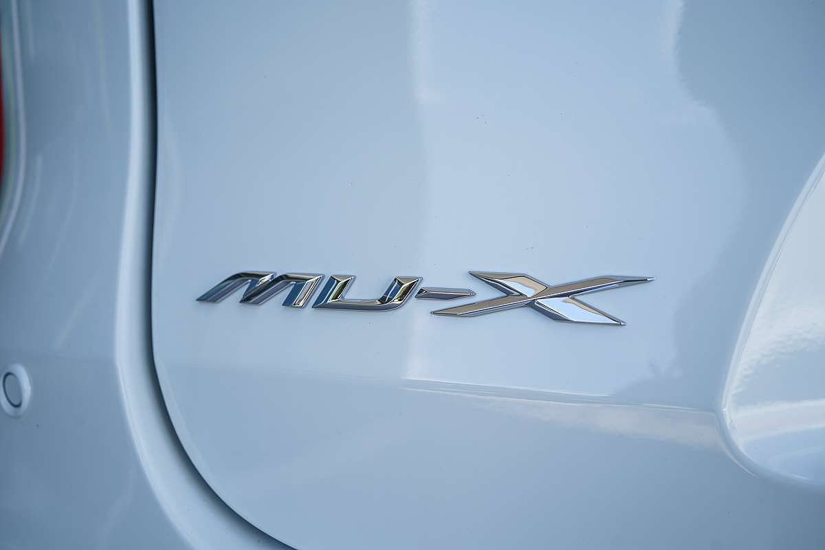 2025 Isuzu MU-X LS-T