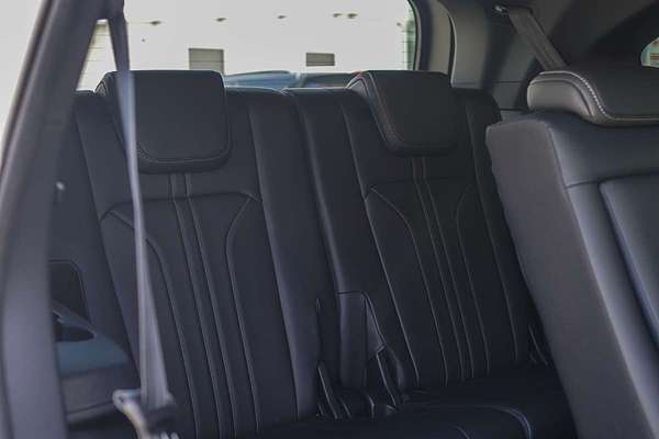 2025 Isuzu MU-X LS-T