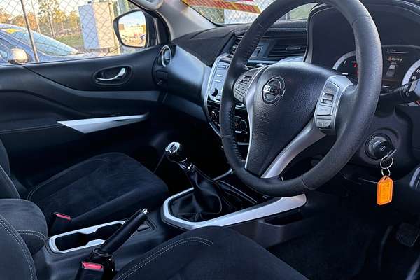 2015 Nissan Navara ST D23