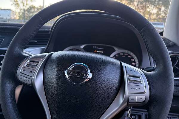 2015 Nissan Navara ST D23