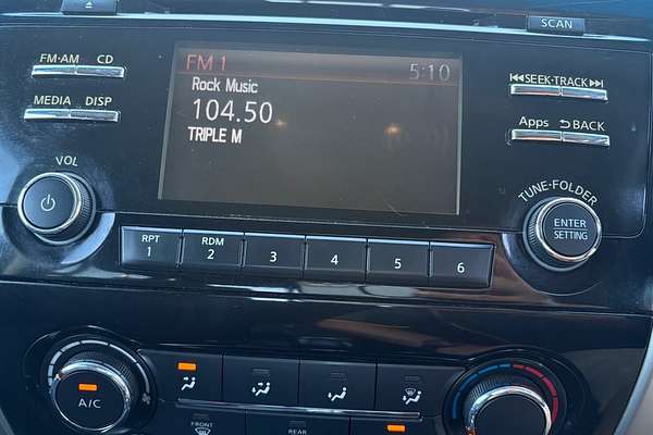 2015 Nissan Navara ST D23