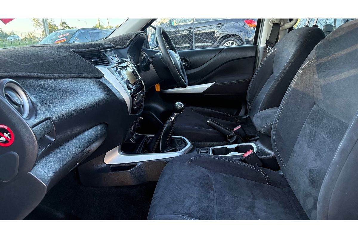 2015 Nissan Navara ST D23
