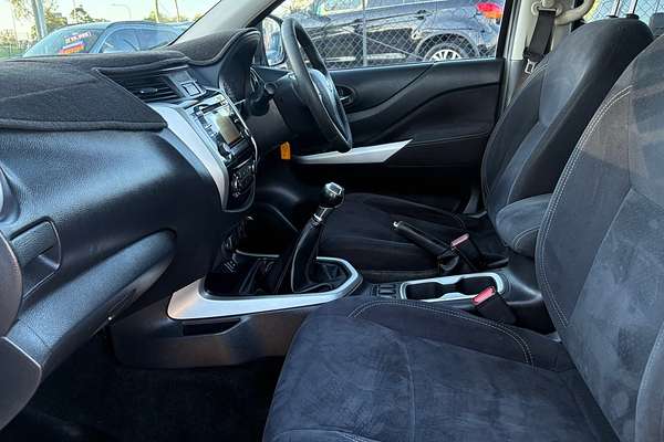 2015 Nissan Navara ST D23