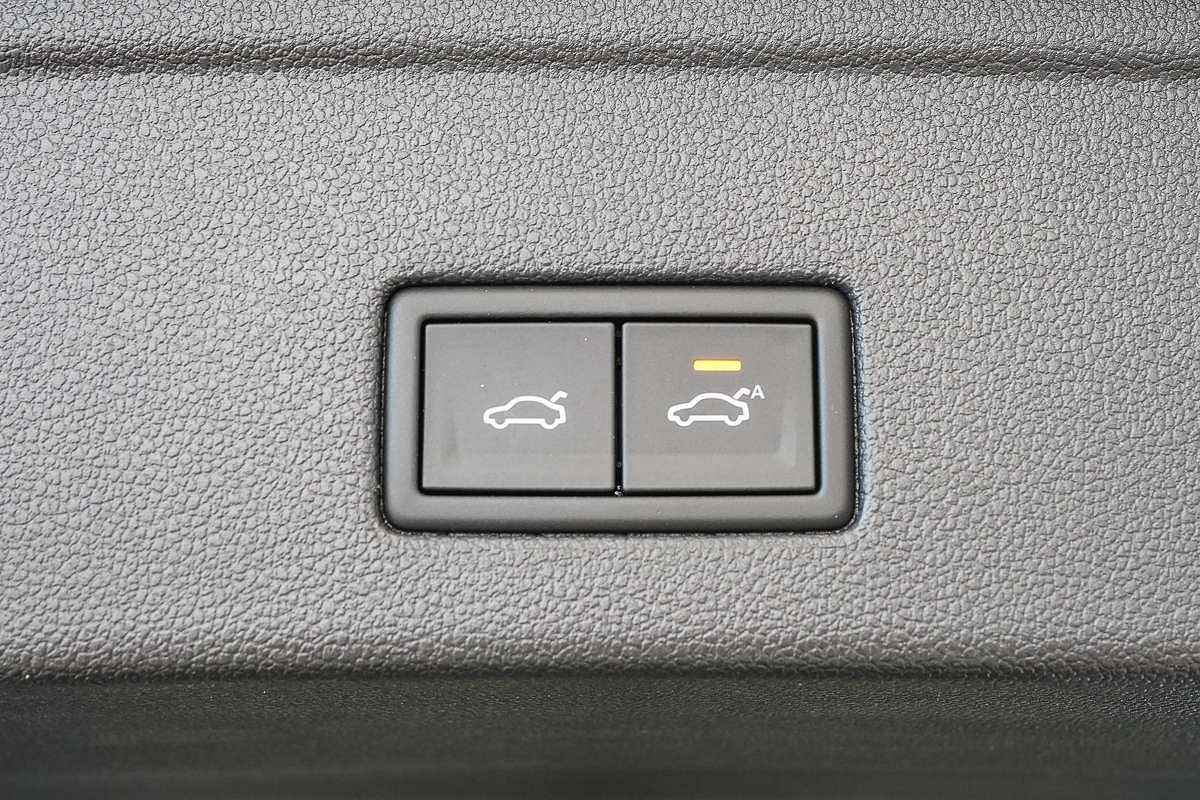 2025 Volkswagen Touareg 170TDI RC