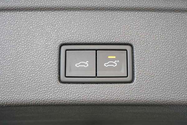 2025 Volkswagen Touareg 170TDI RC