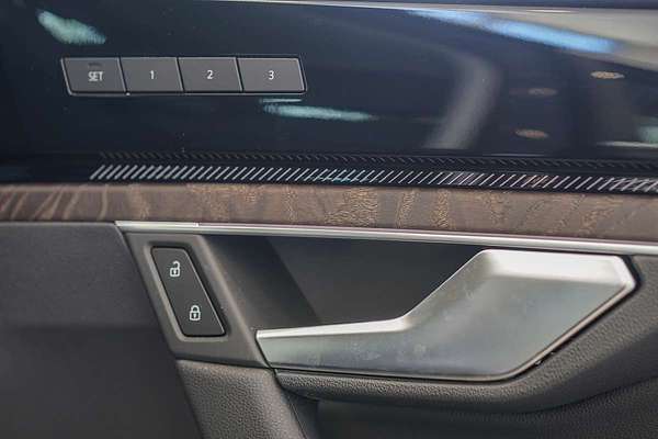 2025 Volkswagen Touareg 170TDI RC