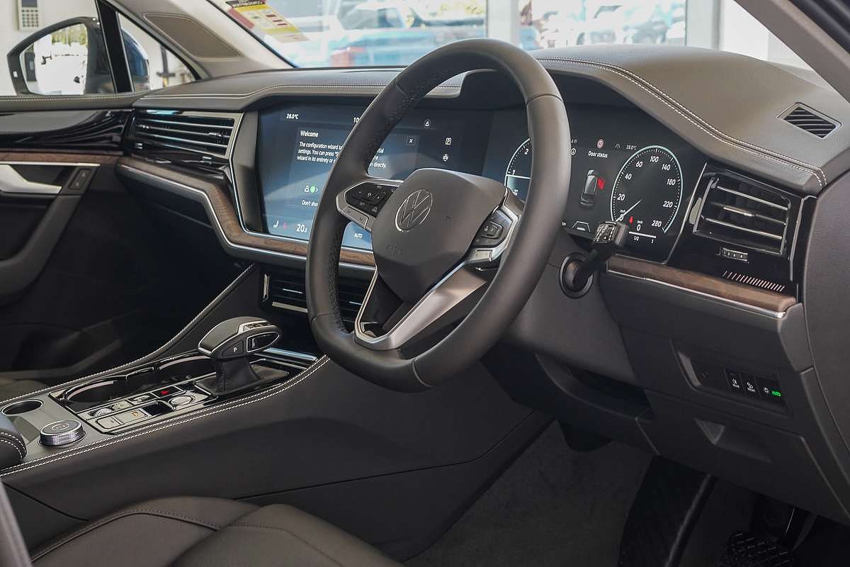 2025 Volkswagen Touareg 170TDI RC