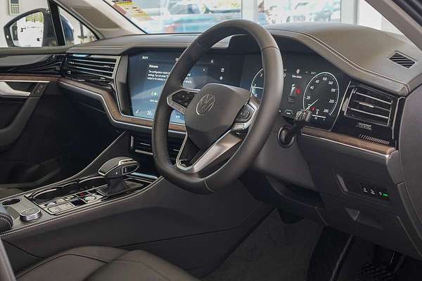 2025 Volkswagen Touareg 170TDI RC