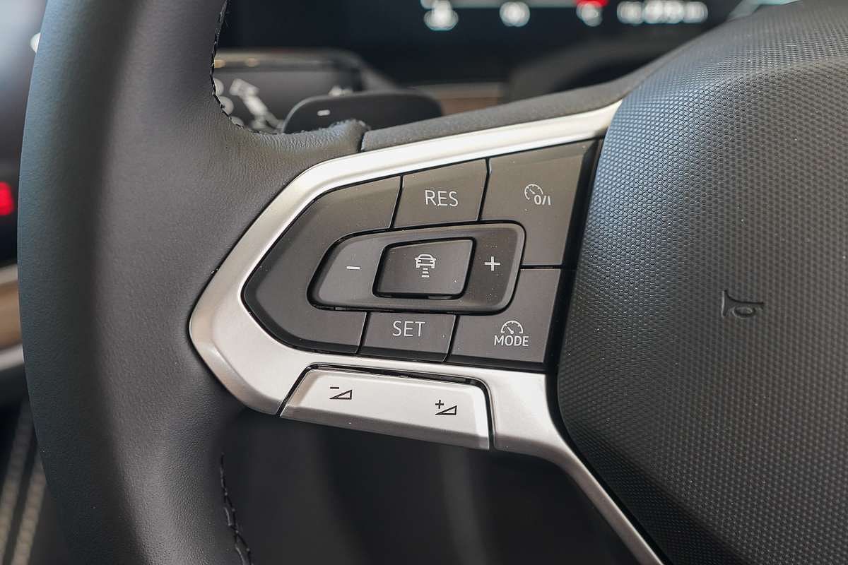 2025 Volkswagen Touareg 170TDI RC