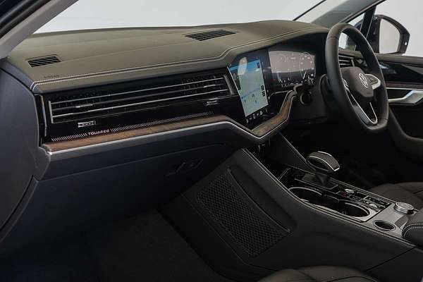 2025 Volkswagen Touareg 170TDI RC