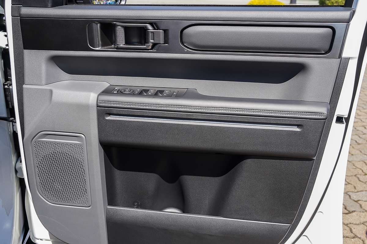 2025 Kia Tasman SX TK 4X4