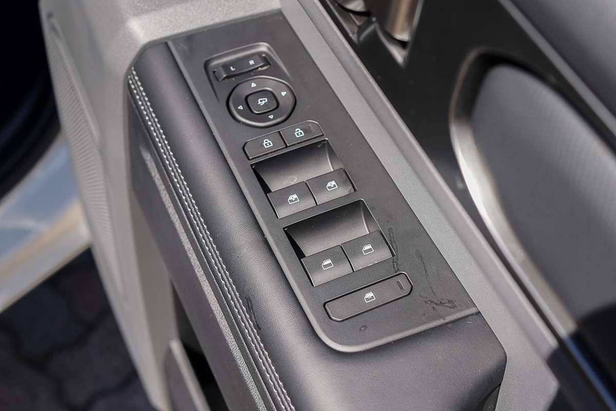 2025 Kia Tasman SX TK 4X4