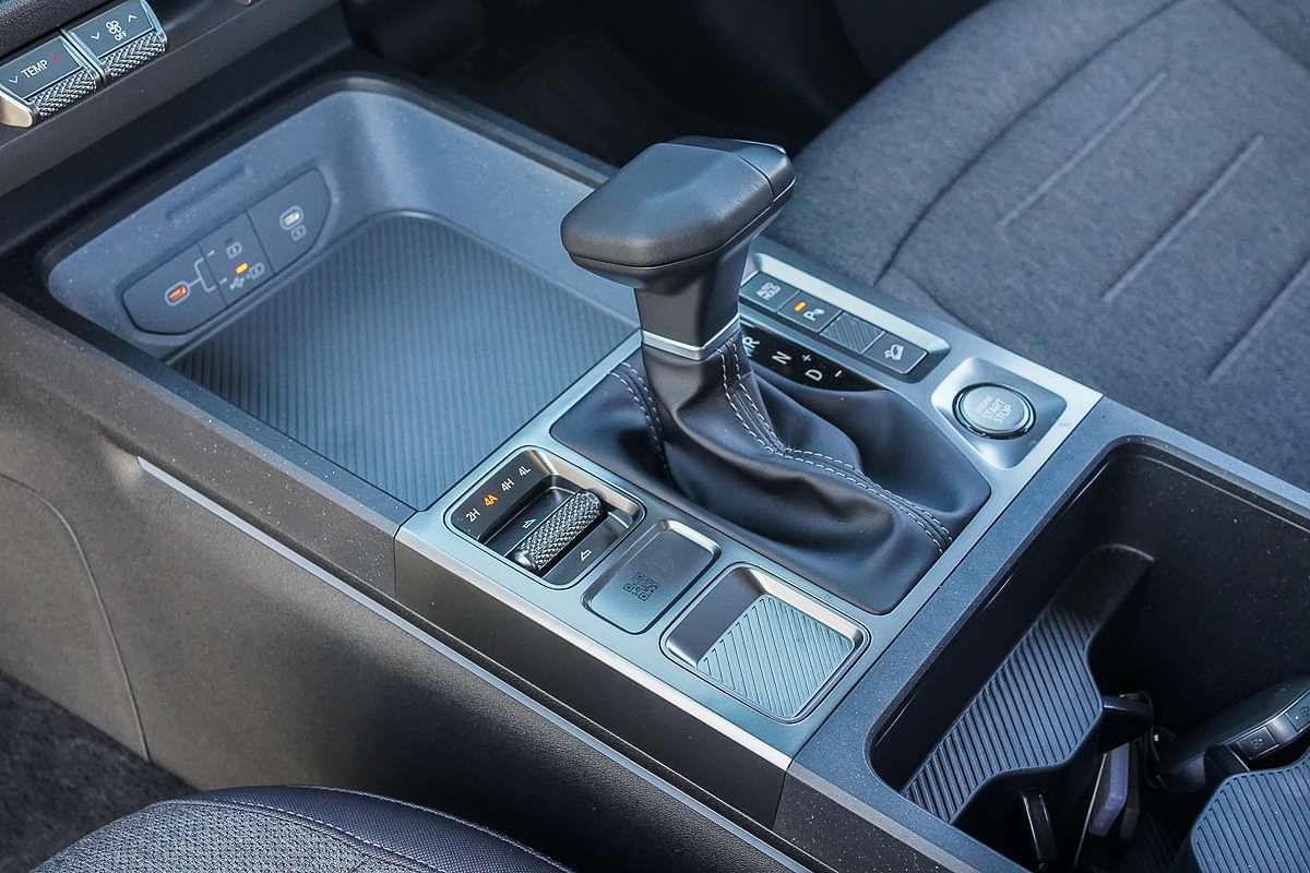 2025 Kia Tasman SX TK 4X4