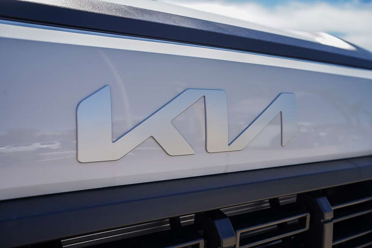 2025 Kia Tasman SX TK 4X4