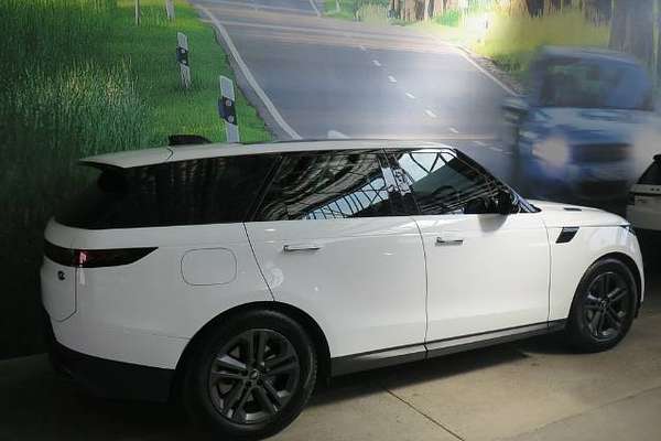 2023 Land Rover Range Rover SPORT D250 SE