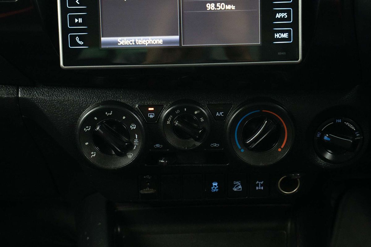 2018 Toyota Hilux SR GUN126R 4X4