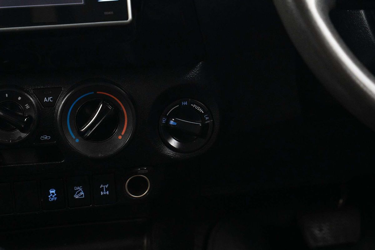 2018 Toyota Hilux SR GUN126R 4X4