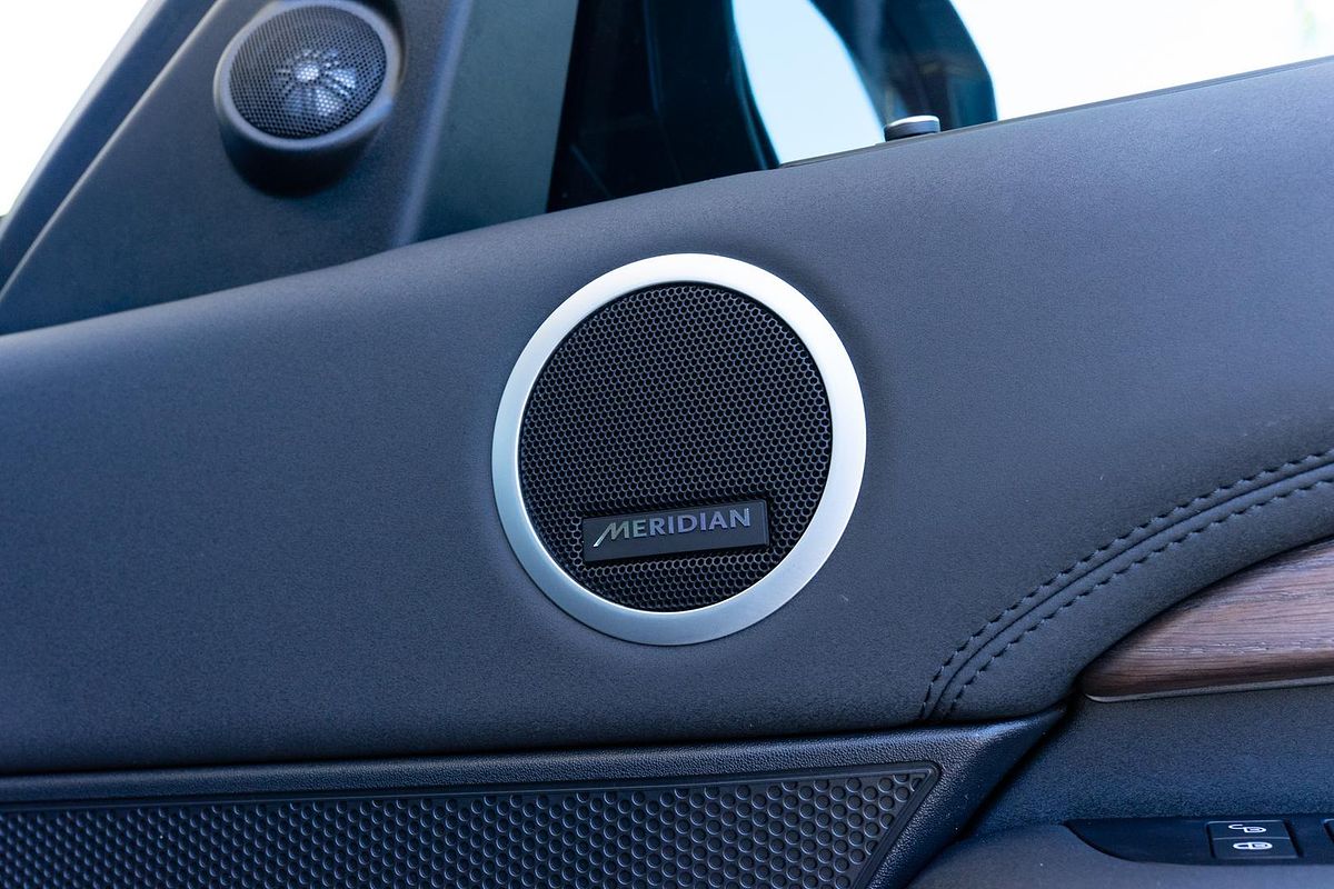 2019 Land Rover Discovery SD6 HSE Series 5