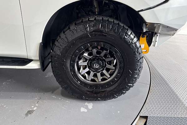 2022 Nissan Patrol Ti Y62