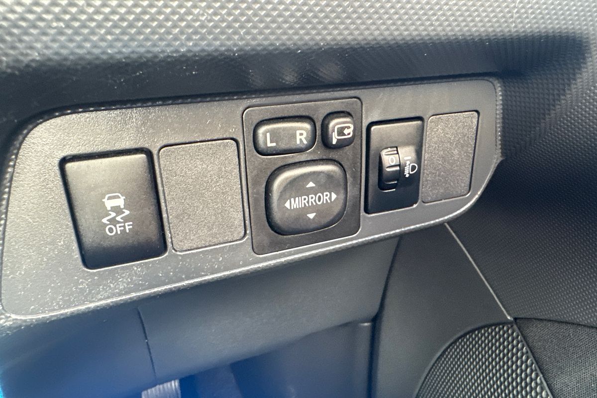 2010 Toyota Corolla Conquest ZRE152R