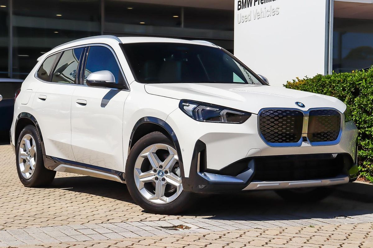 2024 BMW iX1 eDrive20 xLine U11