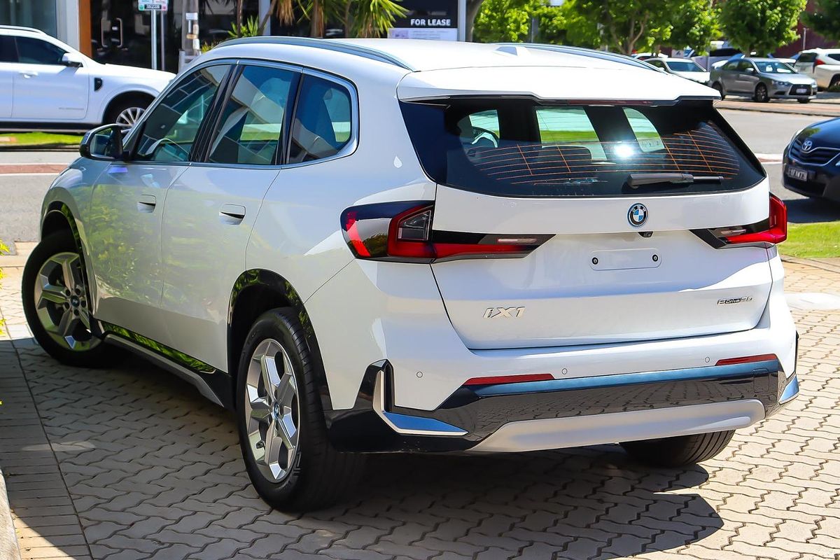 2024 BMW iX1 eDrive20 xLine U11