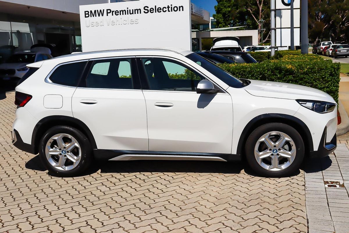 2024 BMW iX1 eDrive20 xLine U11