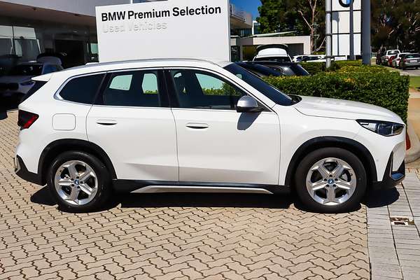 2024 BMW iX1 eDrive20 xLine U11