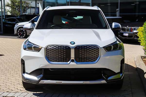 2024 BMW iX1 eDrive20 xLine U11