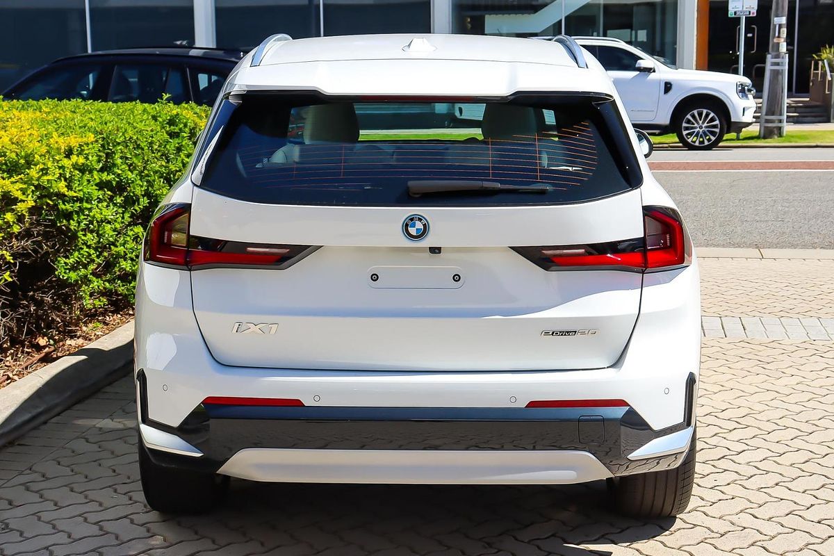 2024 BMW iX1 eDrive20 xLine U11