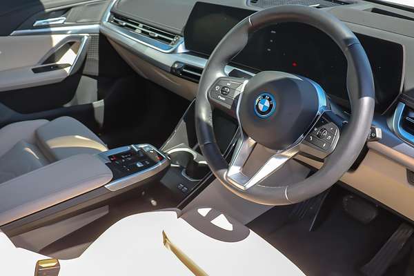 2024 BMW iX1 eDrive20 xLine U11