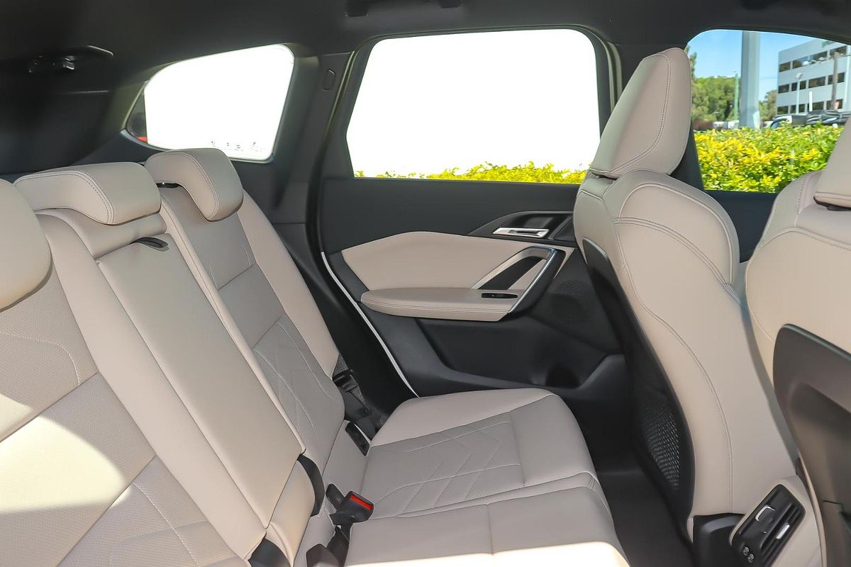 2024 BMW iX1 eDrive20 xLine U11