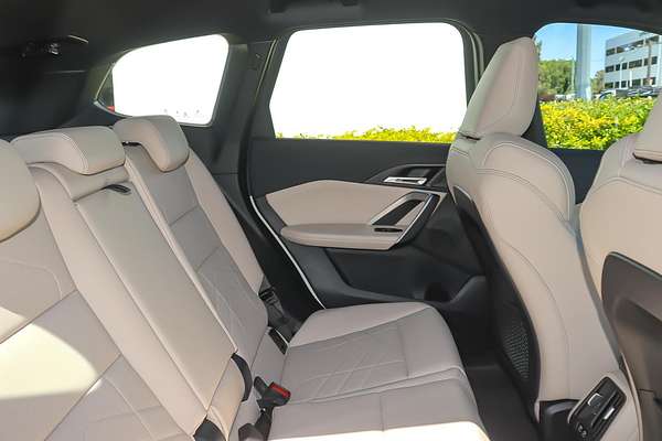 2024 BMW iX1 eDrive20 xLine U11