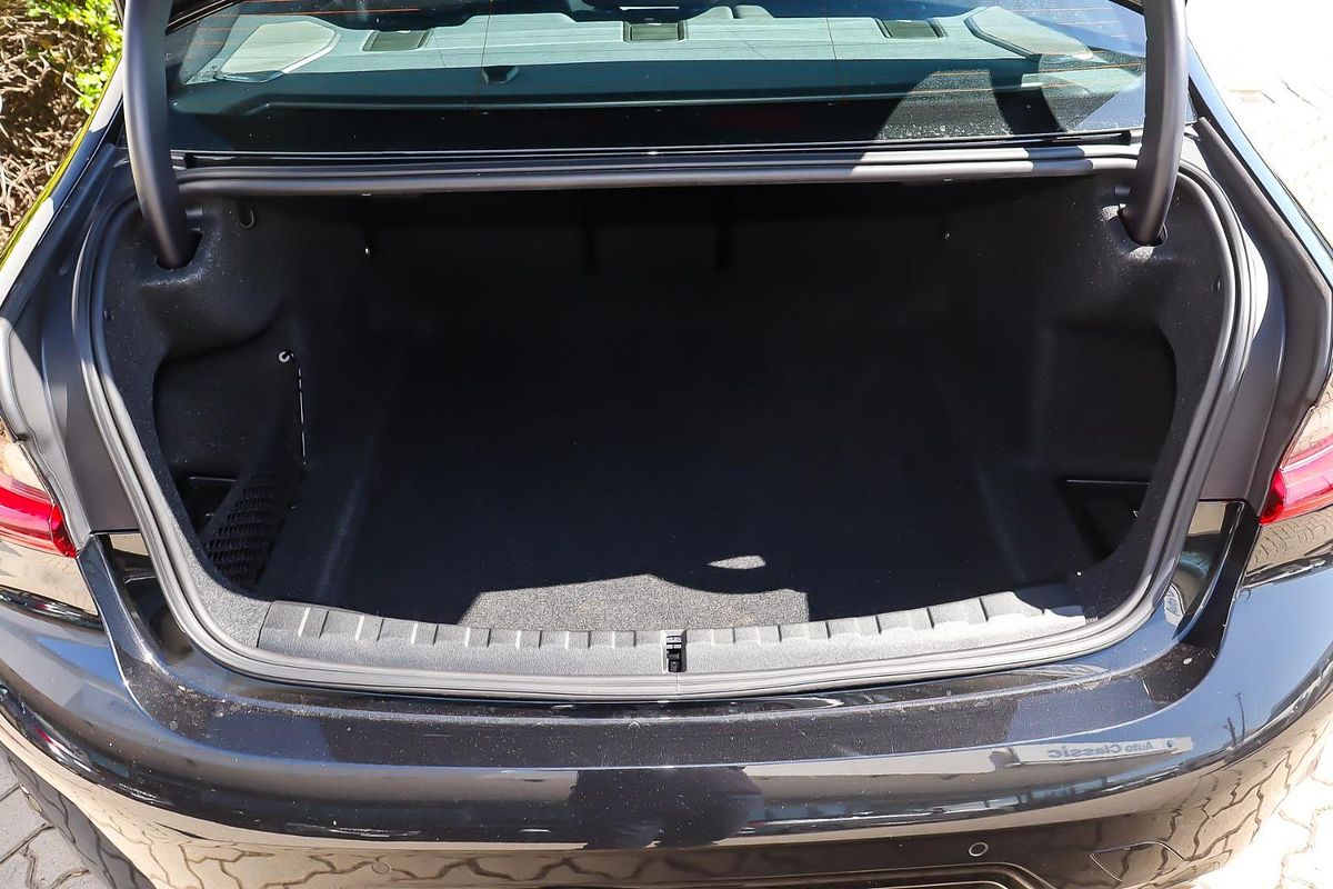 2024 BMW 3 Series 330i M Sport G20 LCI