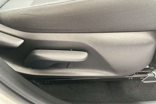 2021 Toyota RAV4 GXL MXAA52R