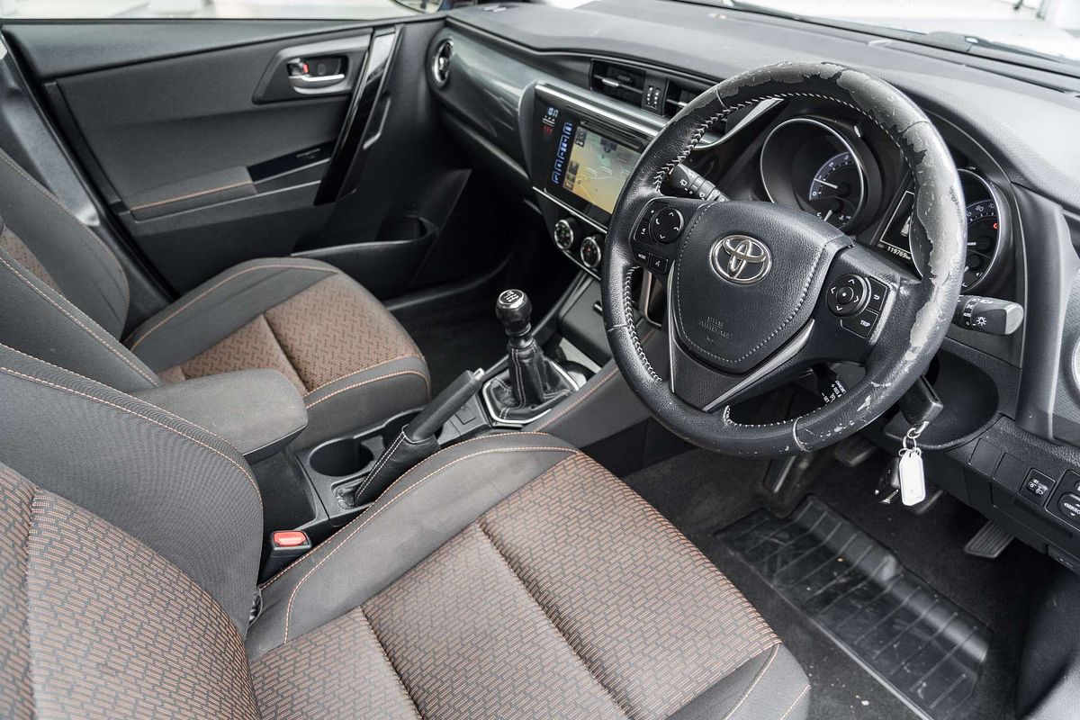 2016 Toyota Corolla SX ZRE182R