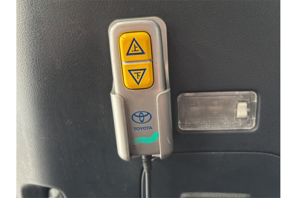 2013 Toyota Noah SI Welcab