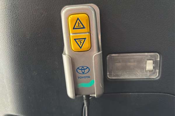 2013 Toyota Noah SI Welcab