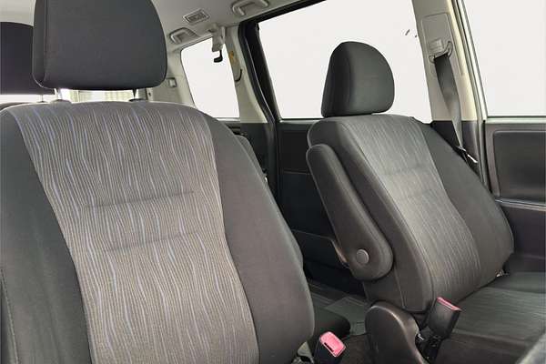 2013 Toyota Noah SI Welcab