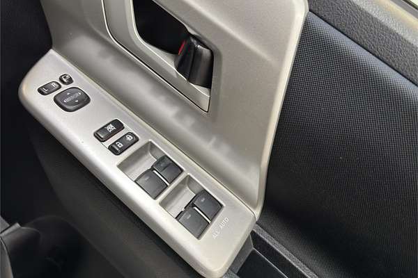 2013 Toyota Noah SI Welcab