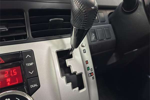 2013 Toyota Noah SI Welcab