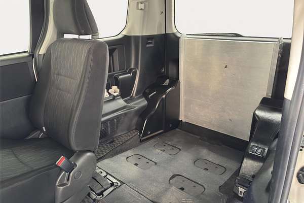 2013 Toyota Noah SI Welcab