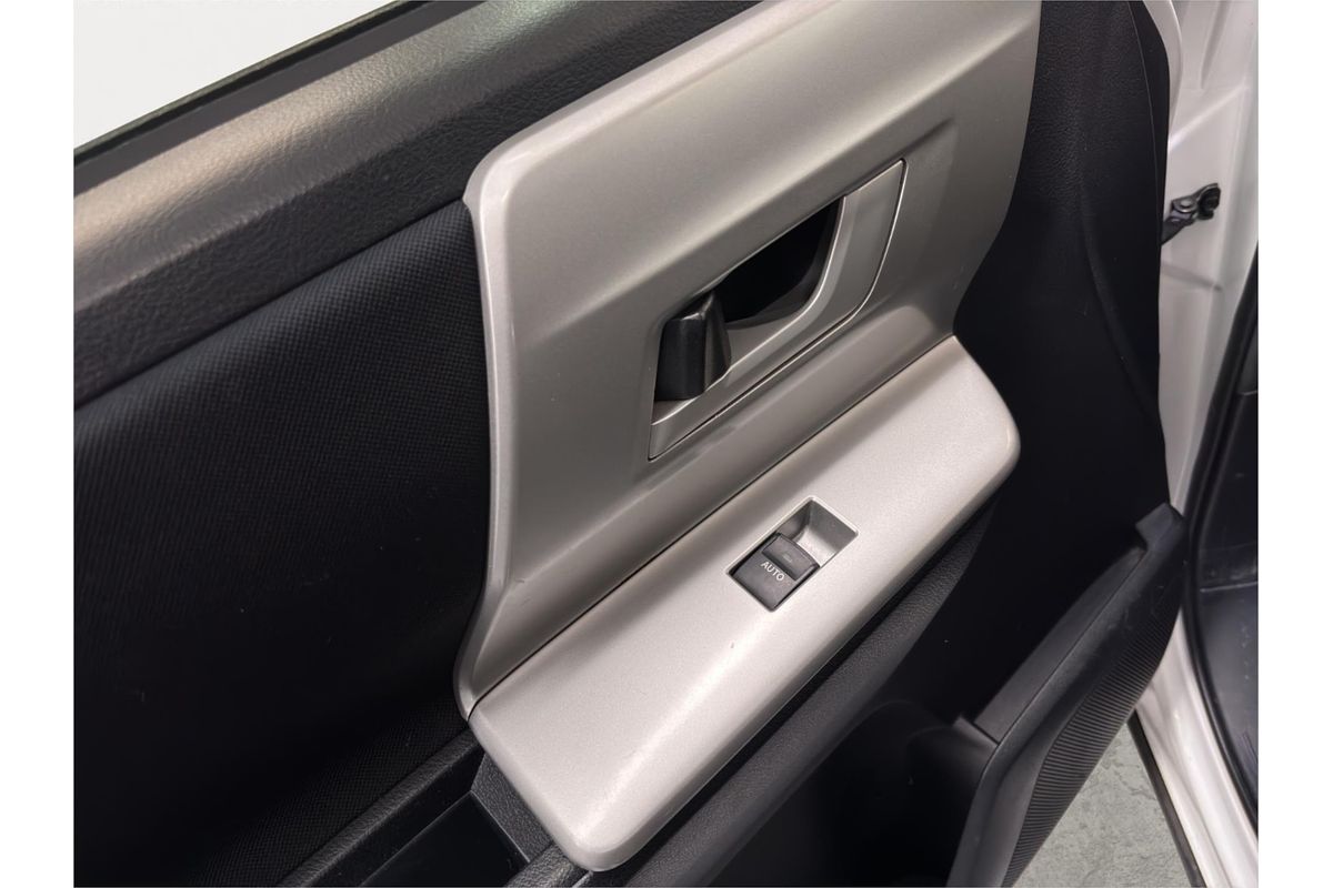 2013 Toyota Noah SI Welcab