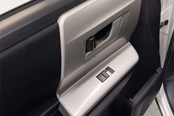 2013 Toyota Noah SI Welcab