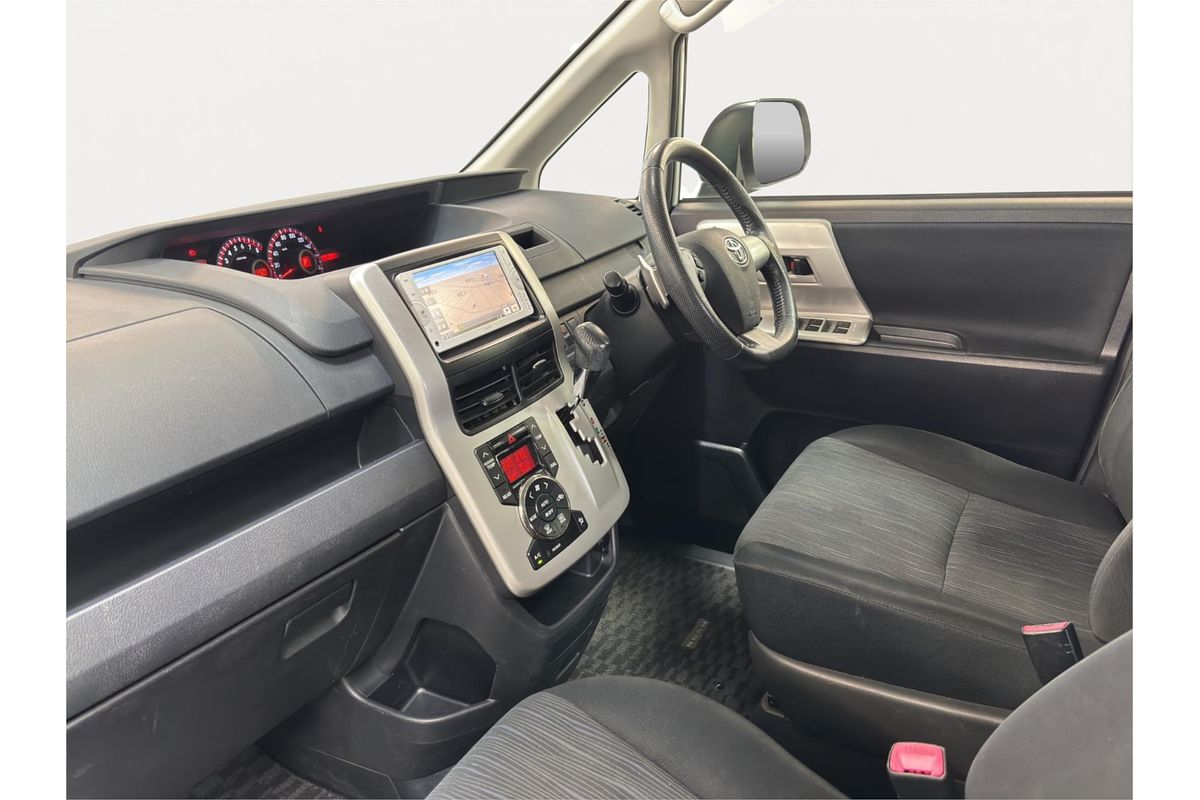 2013 Toyota Noah SI Welcab